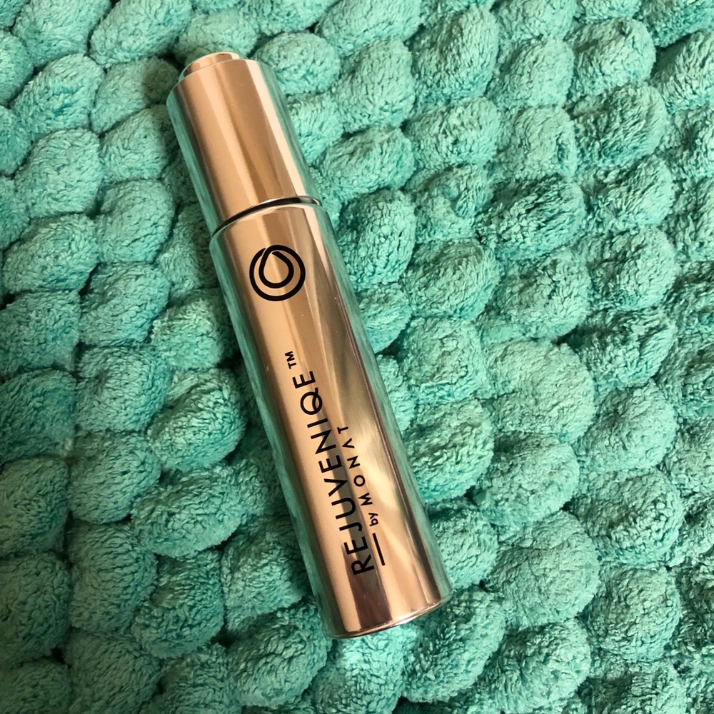 Monat Rejuvenique Oil